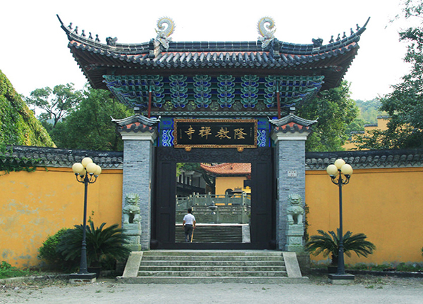 佛教寺廟古建筑的設計元素與符號的現代化應用